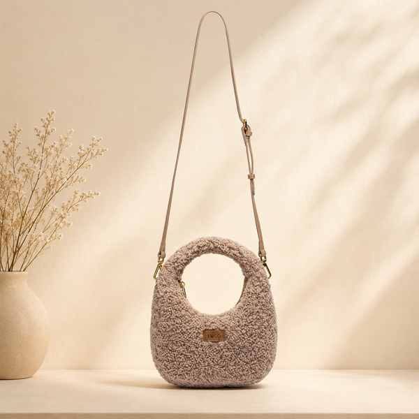 어그 모모 시어링 숄더백 OZB020 / UGG Momo Shearling Small Bag