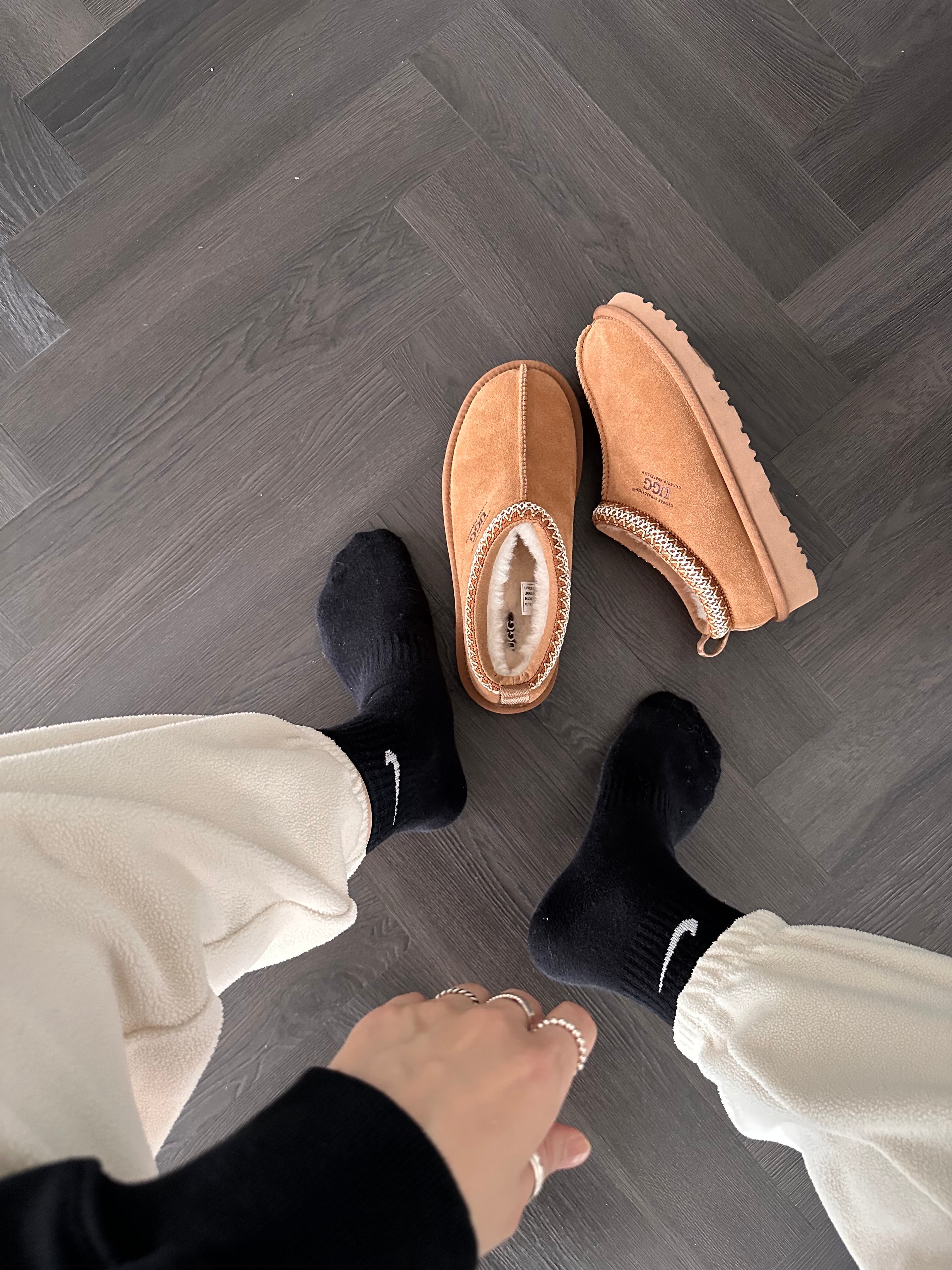 UGG 시드니 슬리퍼 남녀공용 OB780 (UGG Sydney Unisex Slipper)